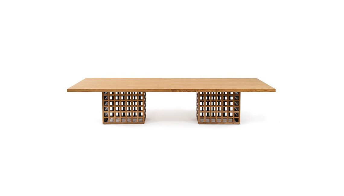 E Cubos Libres Dining Table.jpg